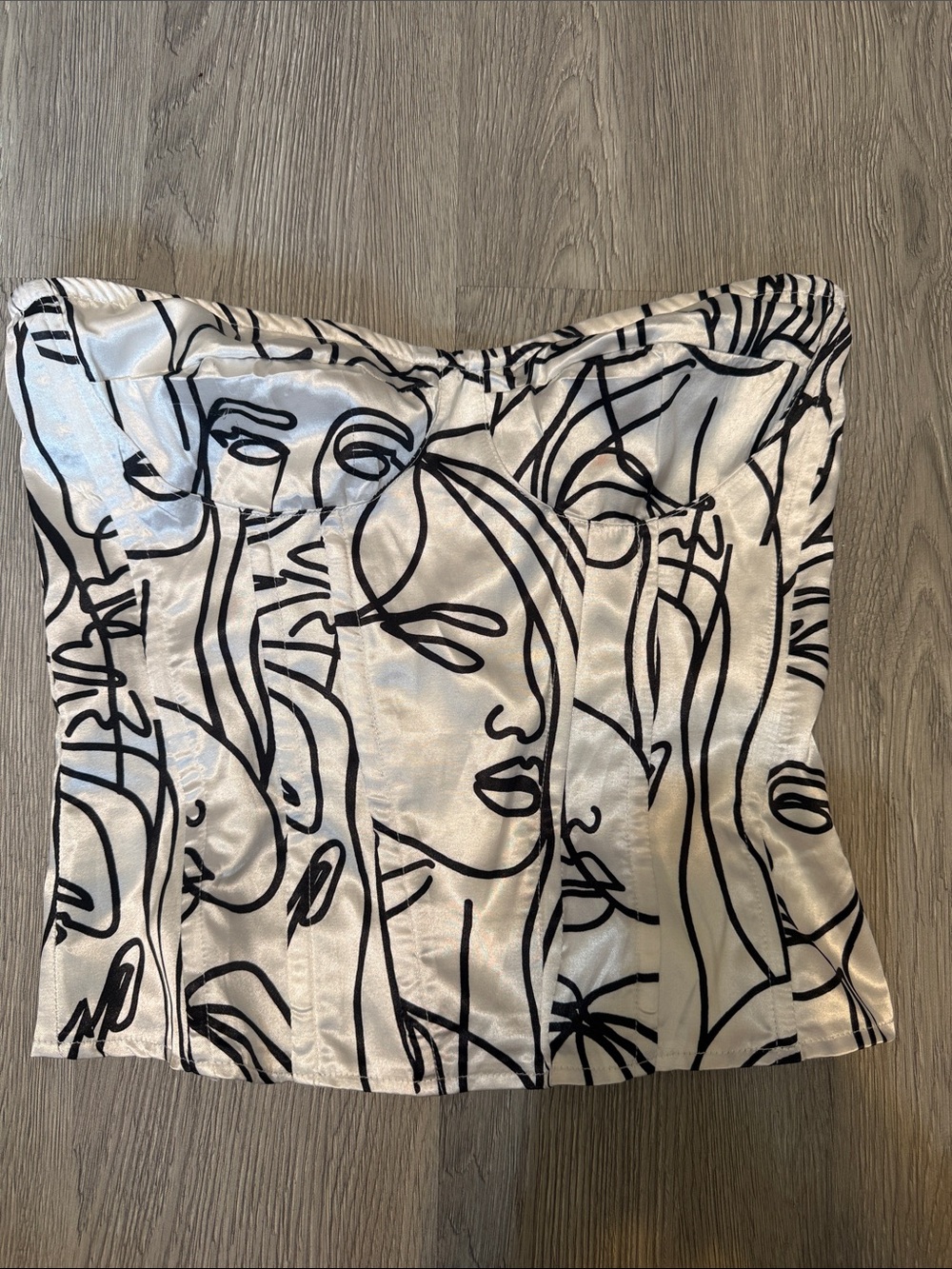 Pretty little Thing Abstract Face Print Satin Bustier Top in White and Black